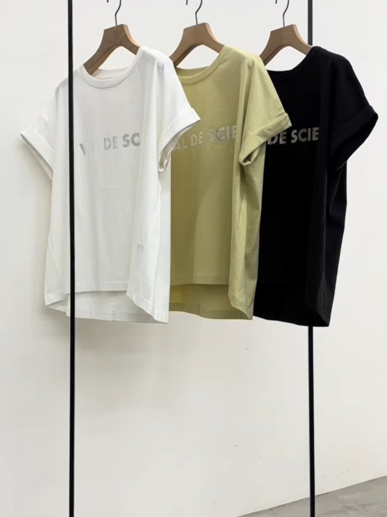 【CLOCHE】ロールアップフレンチスリーブTシャツ