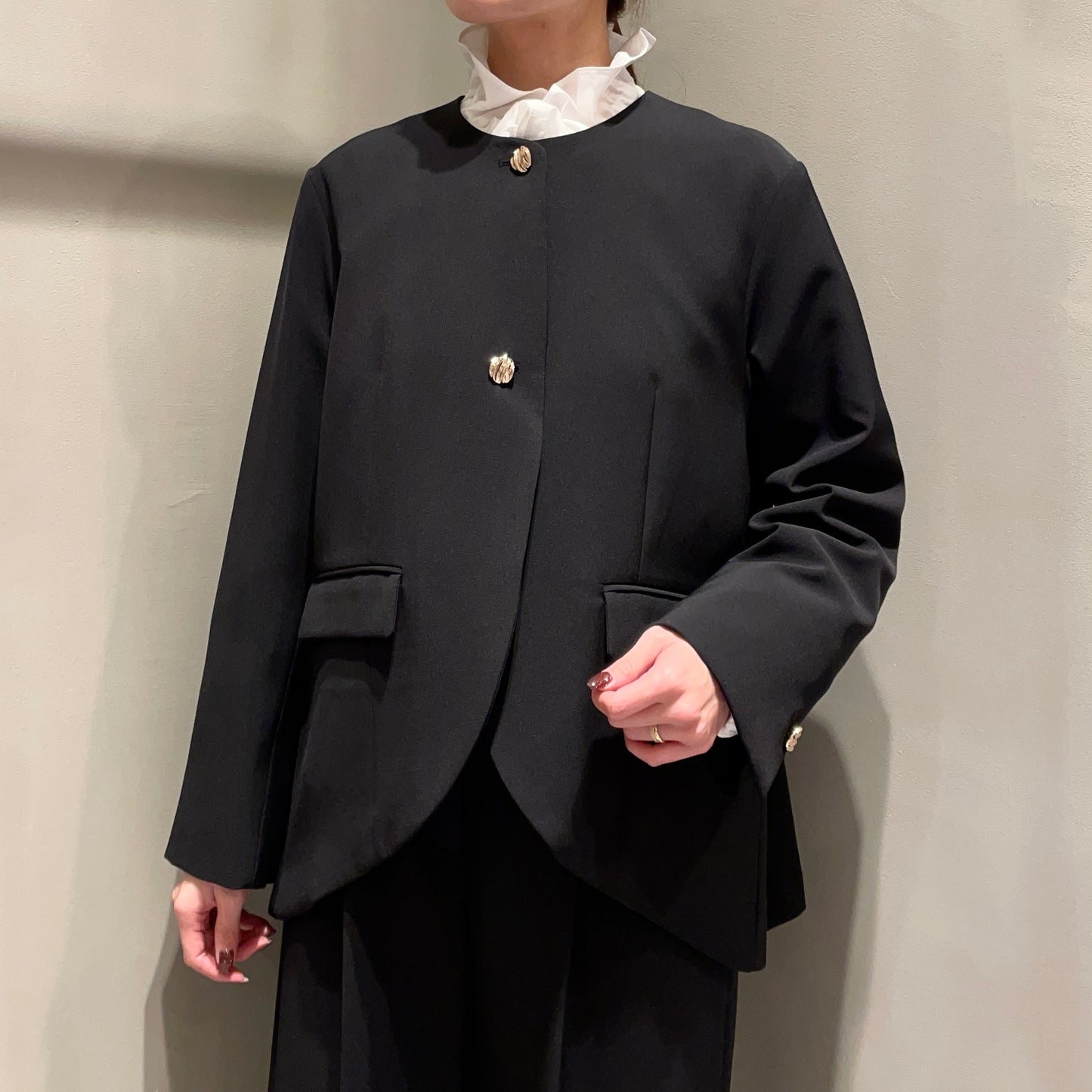 【CHIGNON】ラウンドヘムジャケット