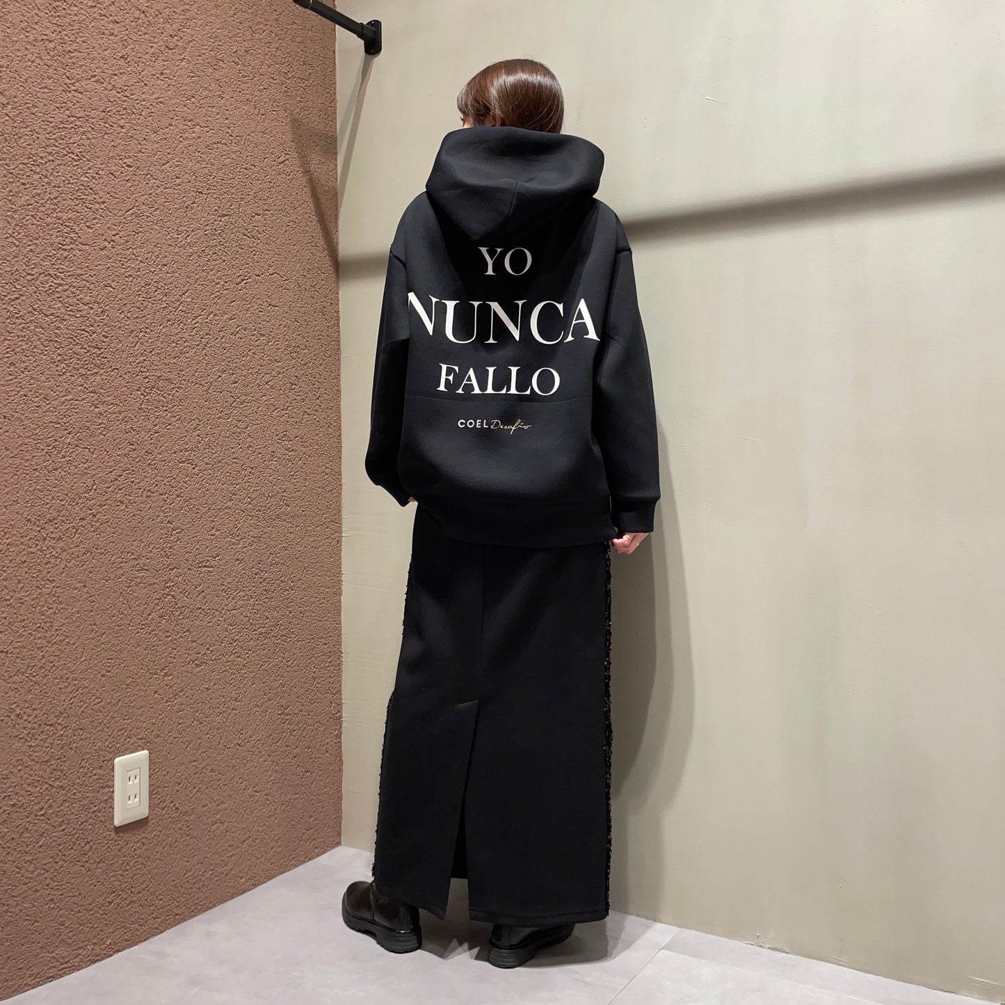 【COEL】COEL×Desafioバックロゴフーディ