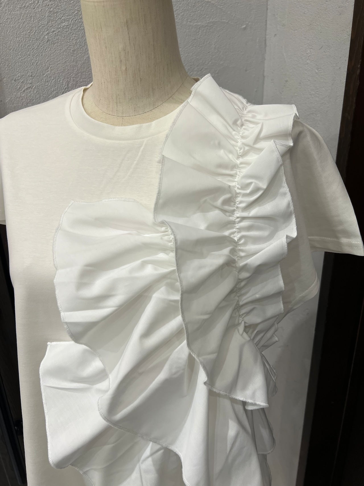 【PICCIN PERLA】アシンメトリーフリルプルオーバー