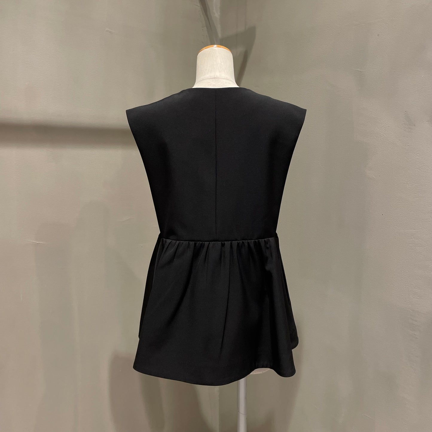 【CHIGNON】ペプラムベスト