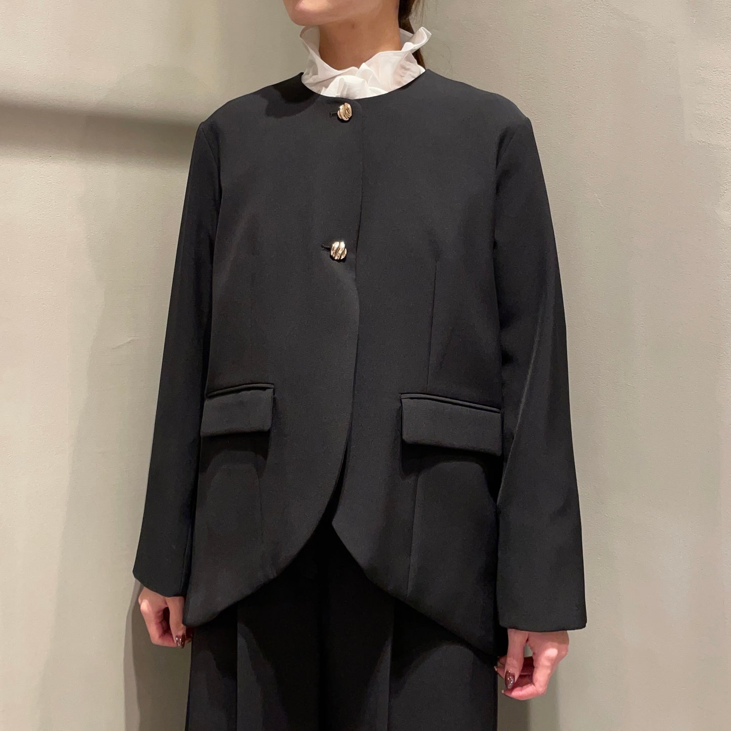 【CHIGNON】ラウンドヘムジャケット