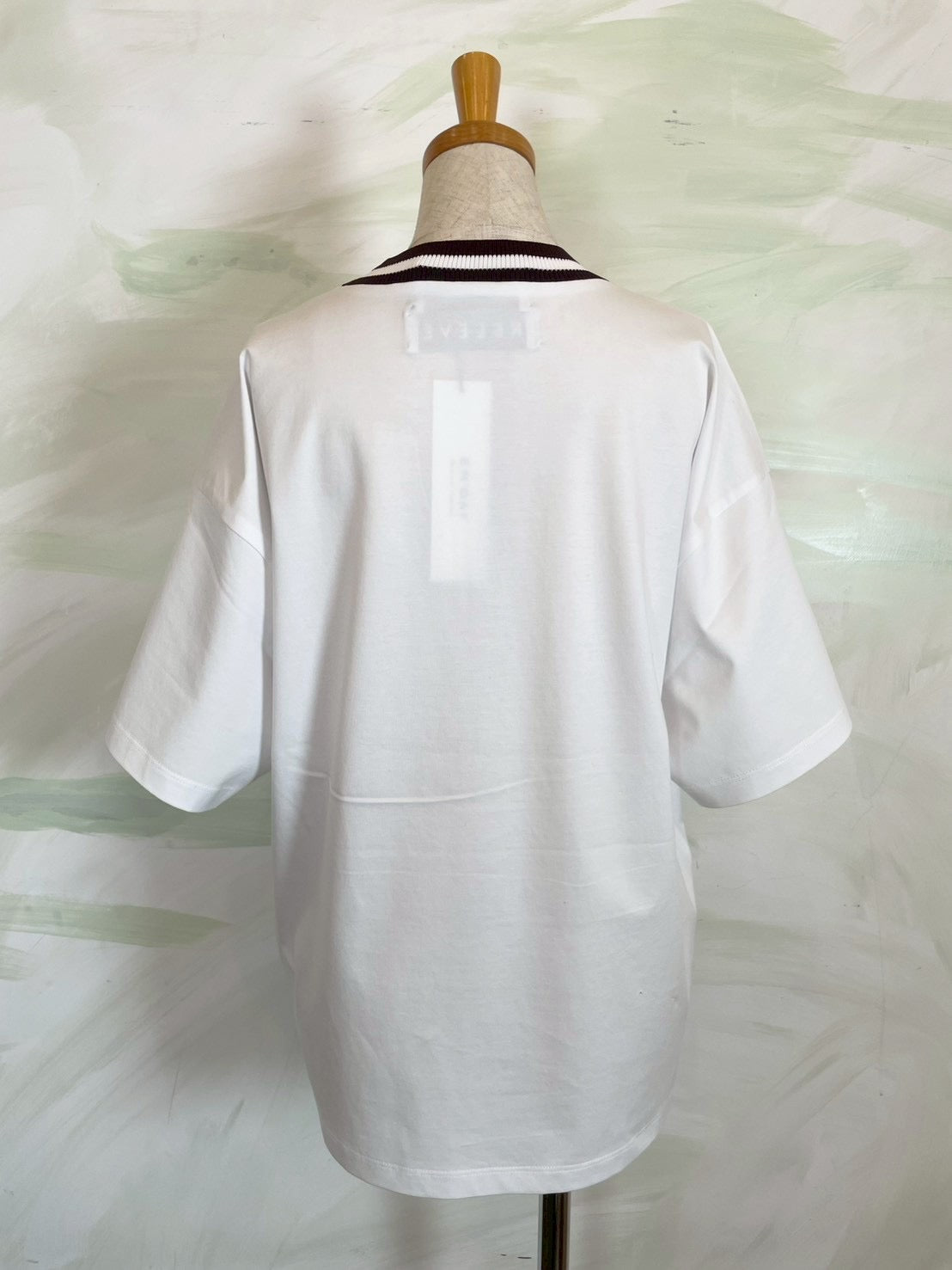 【EN'DAY】アートプリント×コード刺繍 Tシャツ