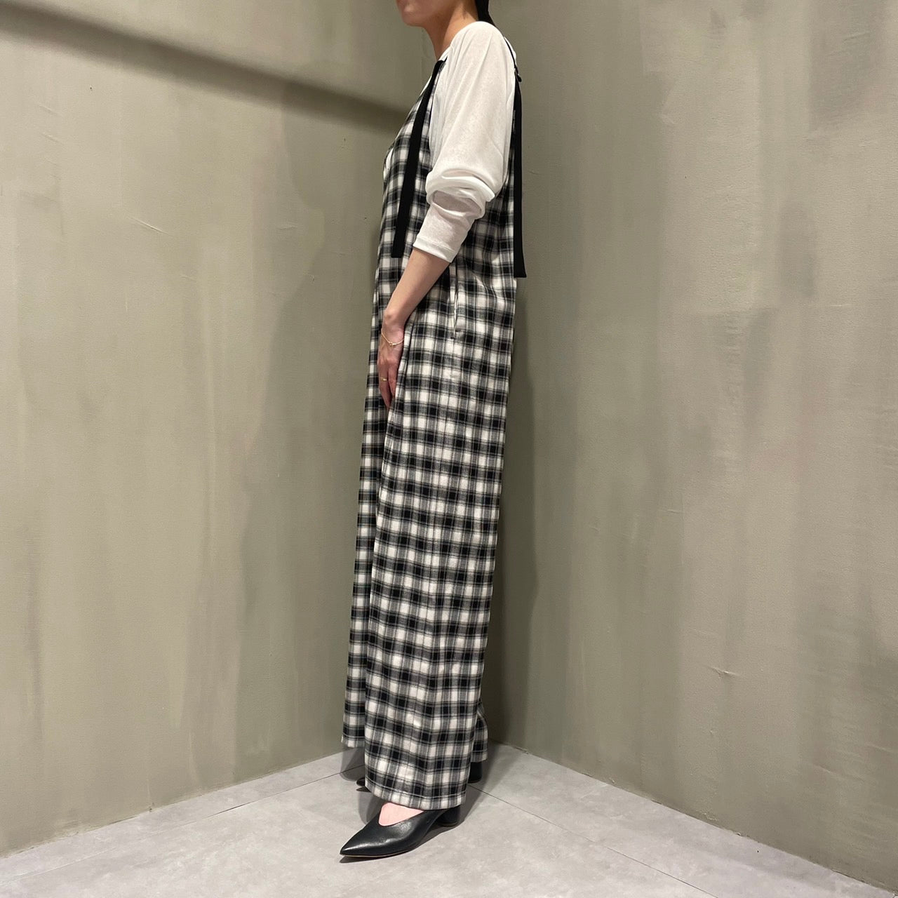 【CHIGNON】Vネックサロペット