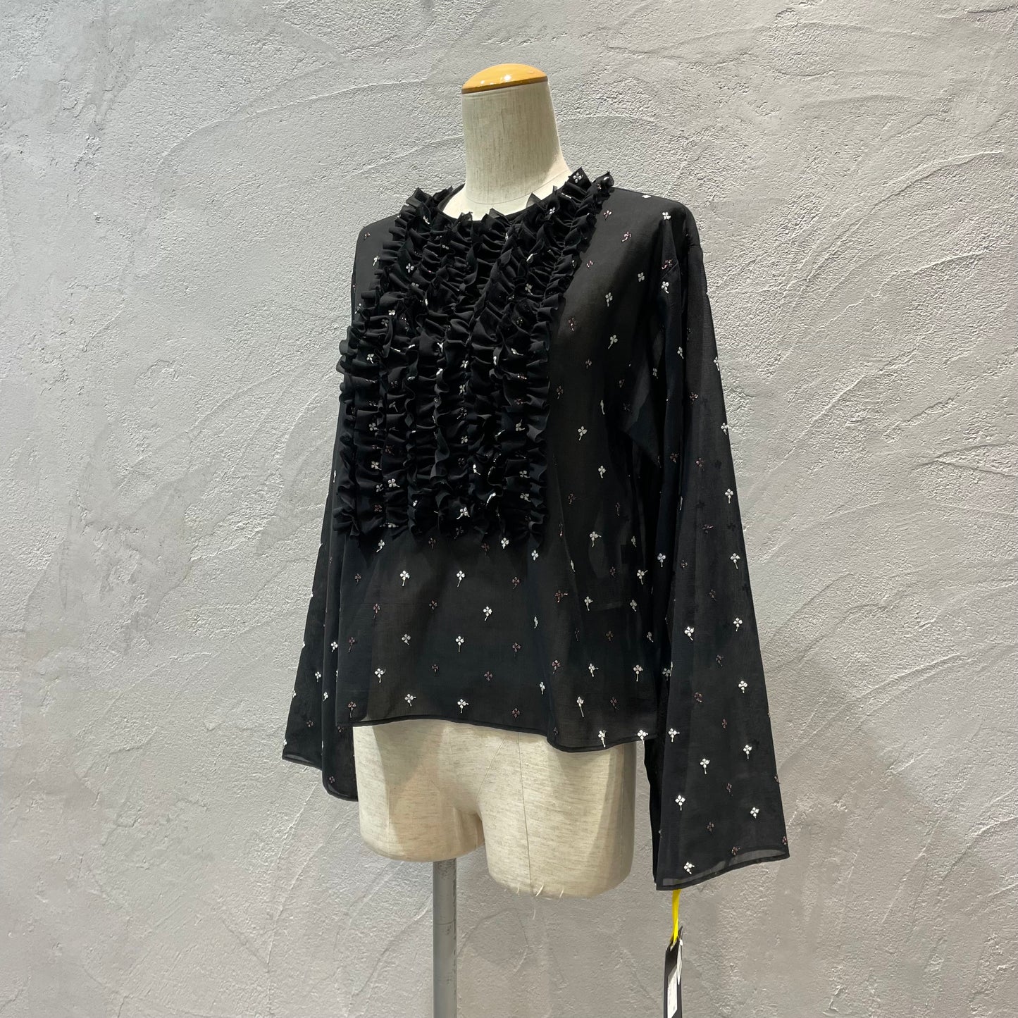 【De bon coer】ラメ刺繍ブラウス
