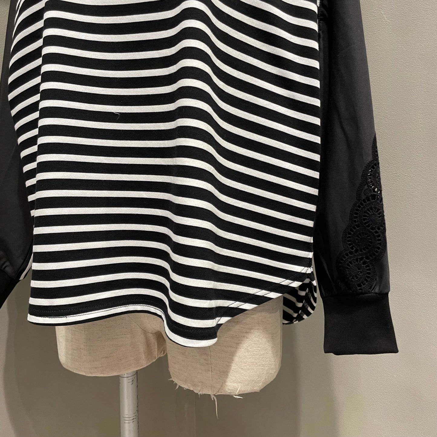 【trois】バックレースボーダーカットソー
