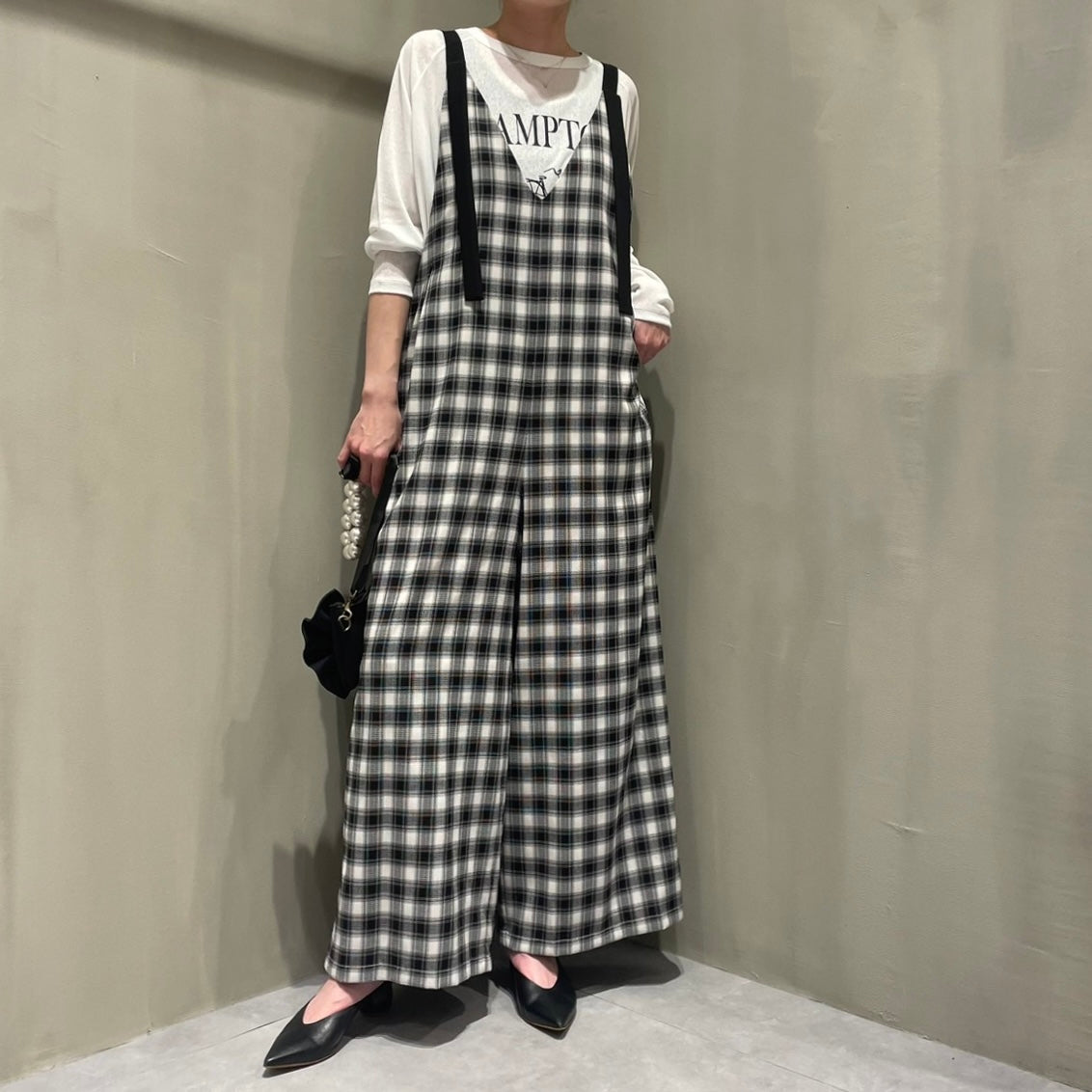 【CHIGNON】Vネックサロペット