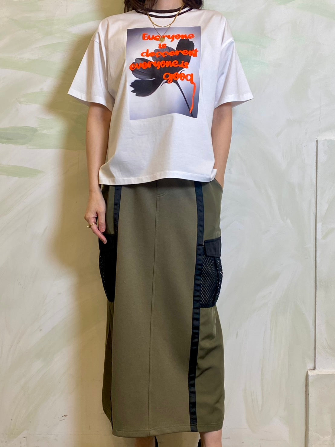 【EN'DAY】アートプリント×コード刺繍 Tシャツ