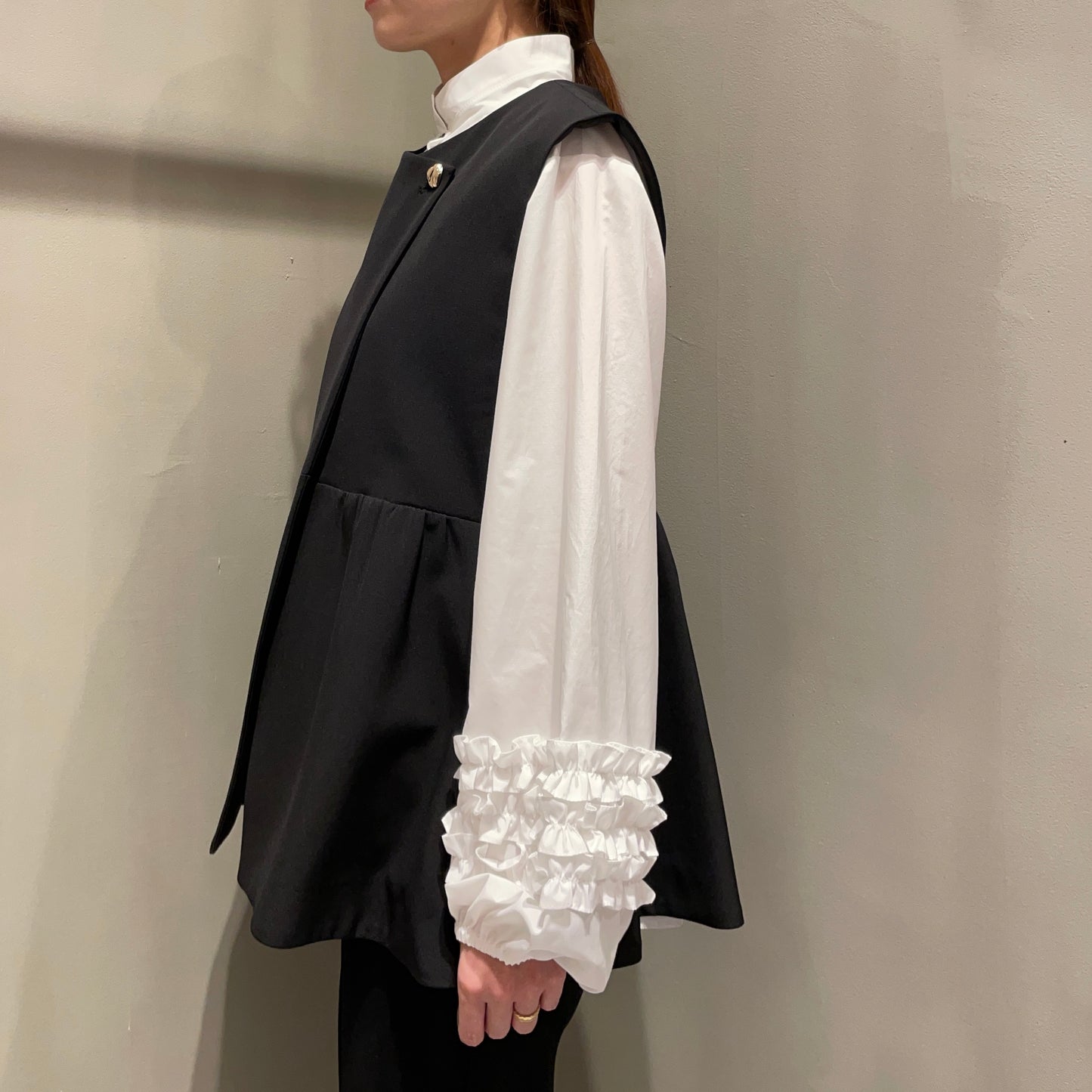 【CHIGNON】ペプラムベスト