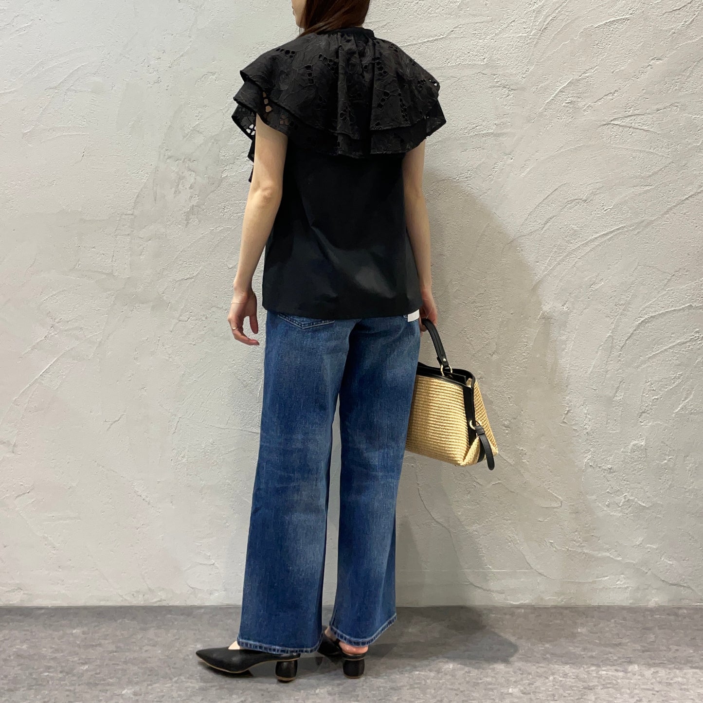 De bon coer//エンブロイダリーフラワーラッフルブラウス