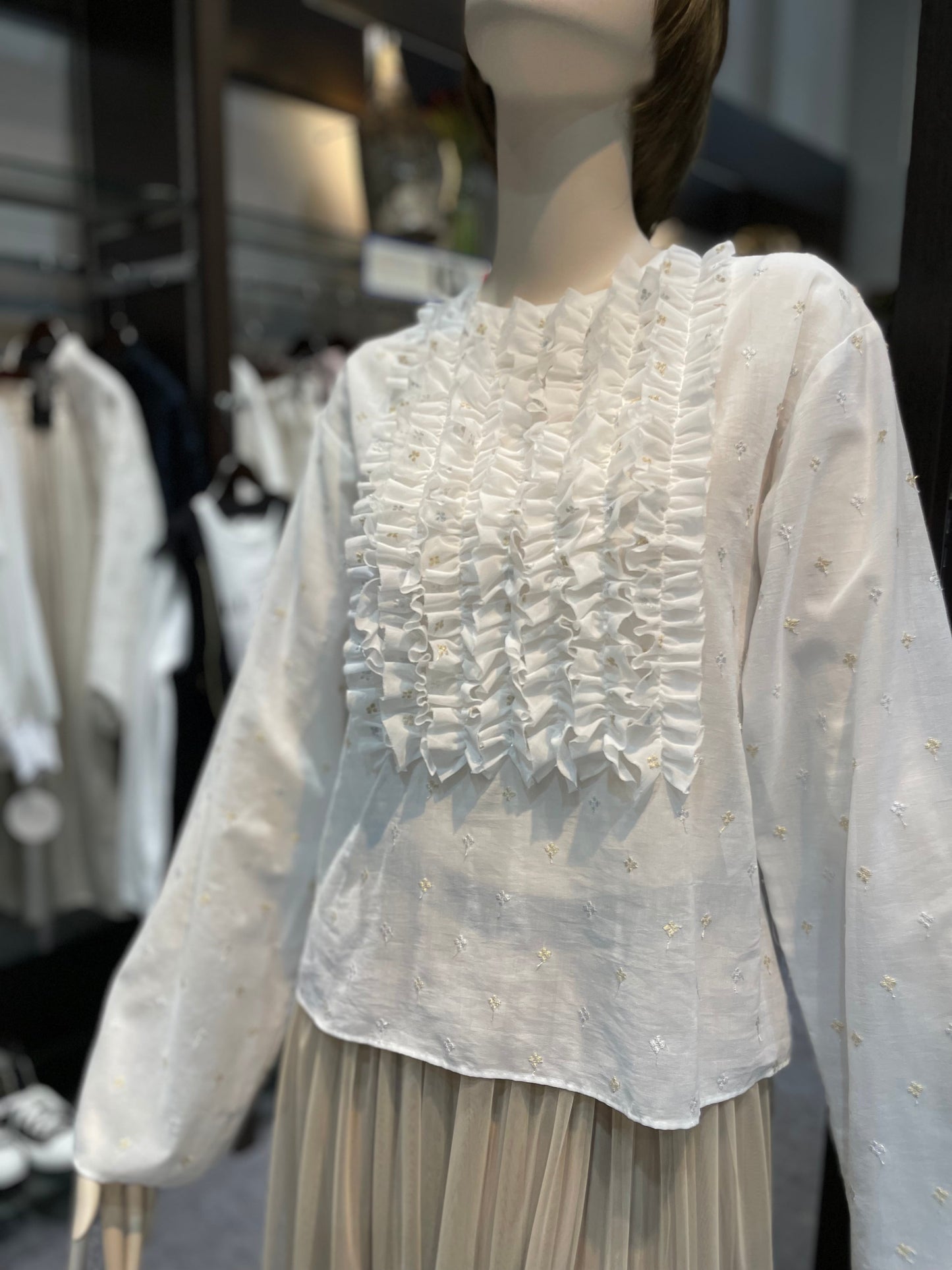 【De bon coer】ラメ刺繍ブラウス