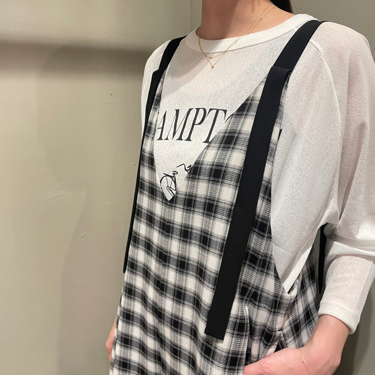 【CHIGNON】Vネックサロペット