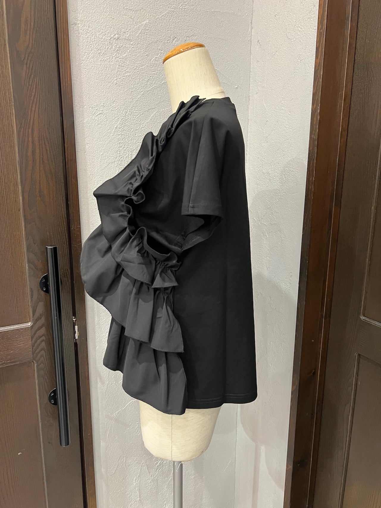 【PICCIN PERLA】アシンメトリーフリルプルオーバー