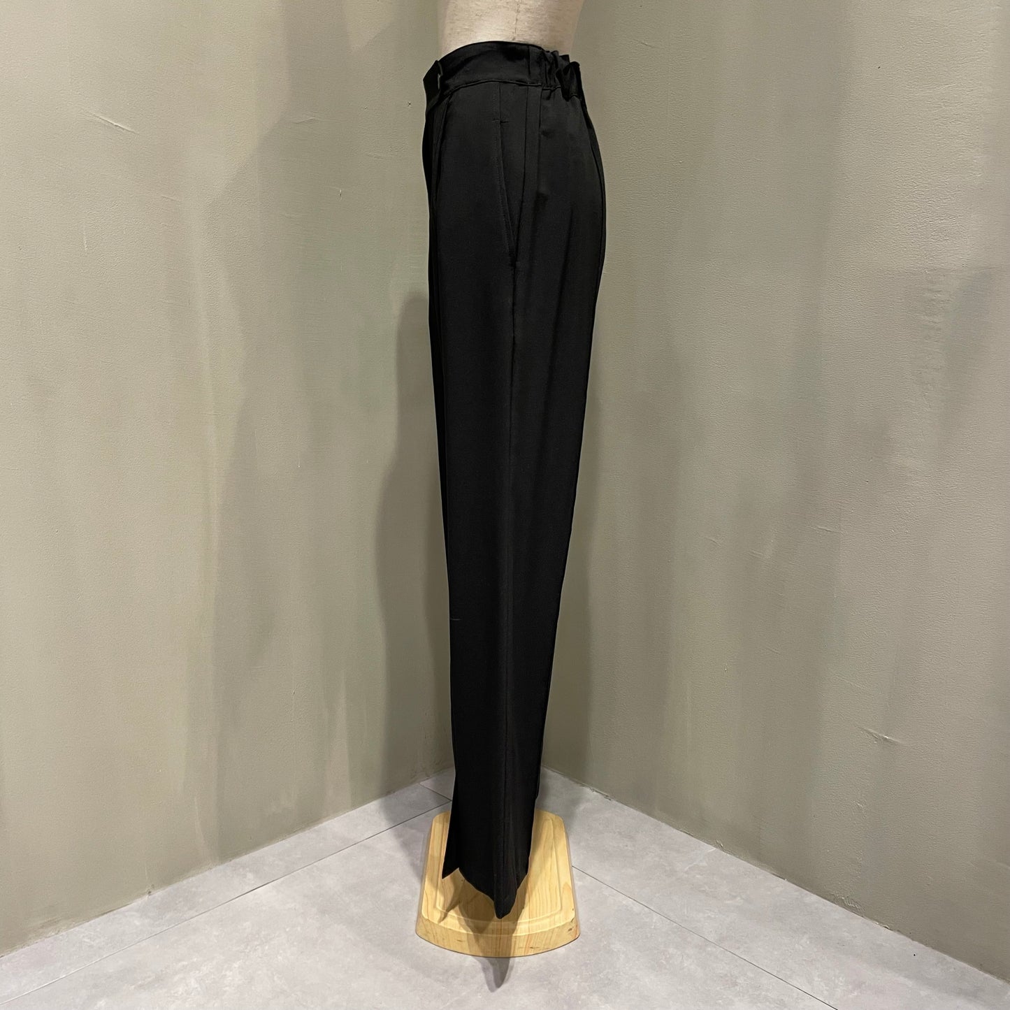 【CHIGNON】前スリットフレアパンツ