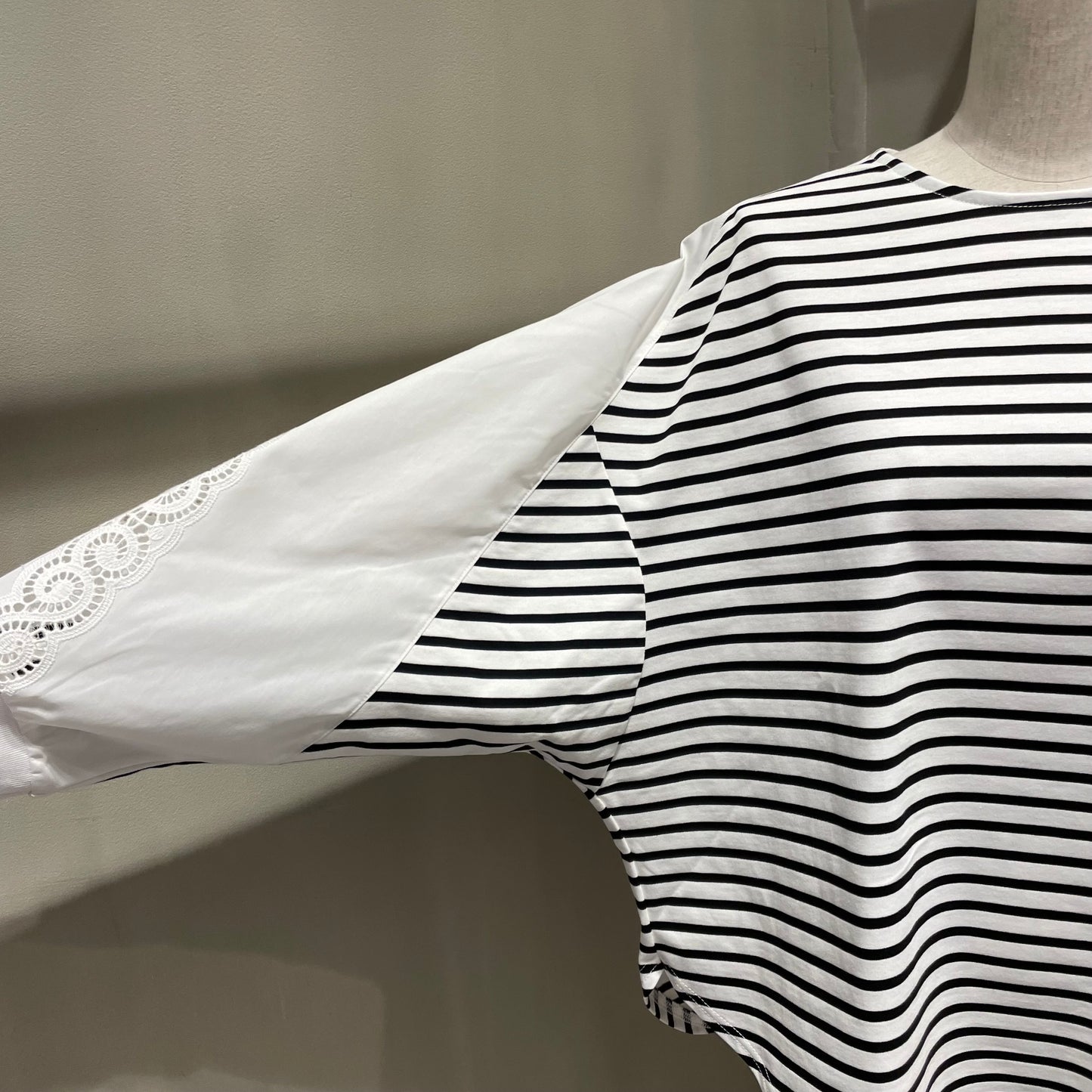 【trois】バックレースボーダーカットソー