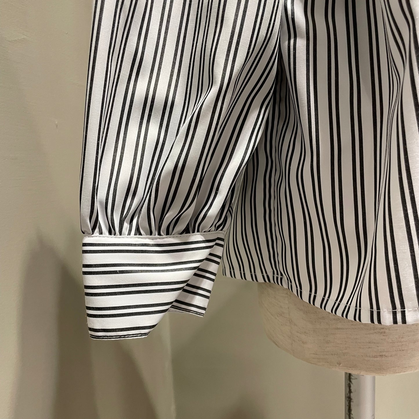 【TORRAZZO DONNA】メッシュフリルブラウス