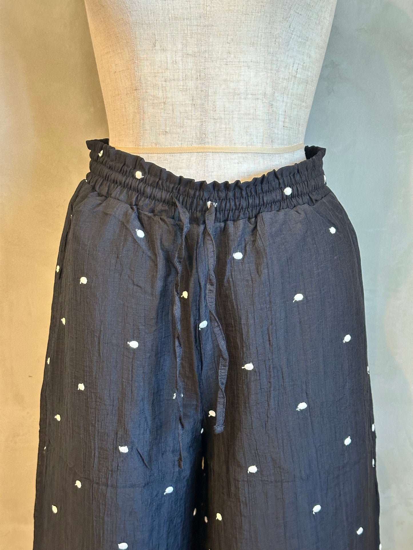 【botanical】〈セットアップ対応〉ドット刺繍シアーパンツ