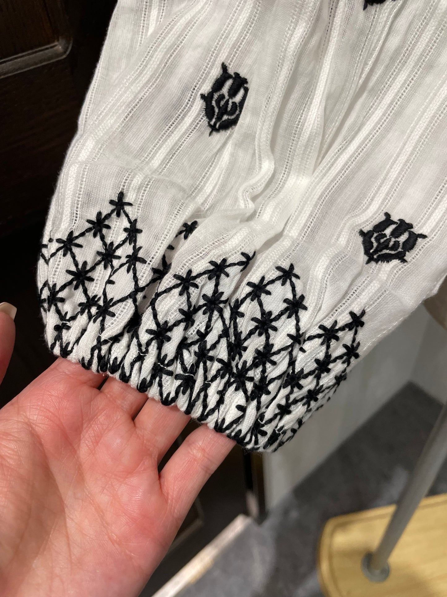 【TORRAZZO DONNA】インド刺繍ブラウス