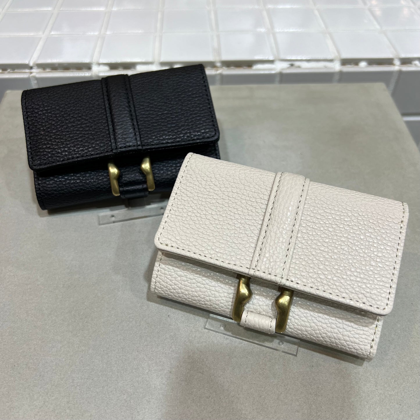 【TOFF&LOADSTONE】スリムトリフォールド ミニウォレット ライトシュリンク 三つ折り財布