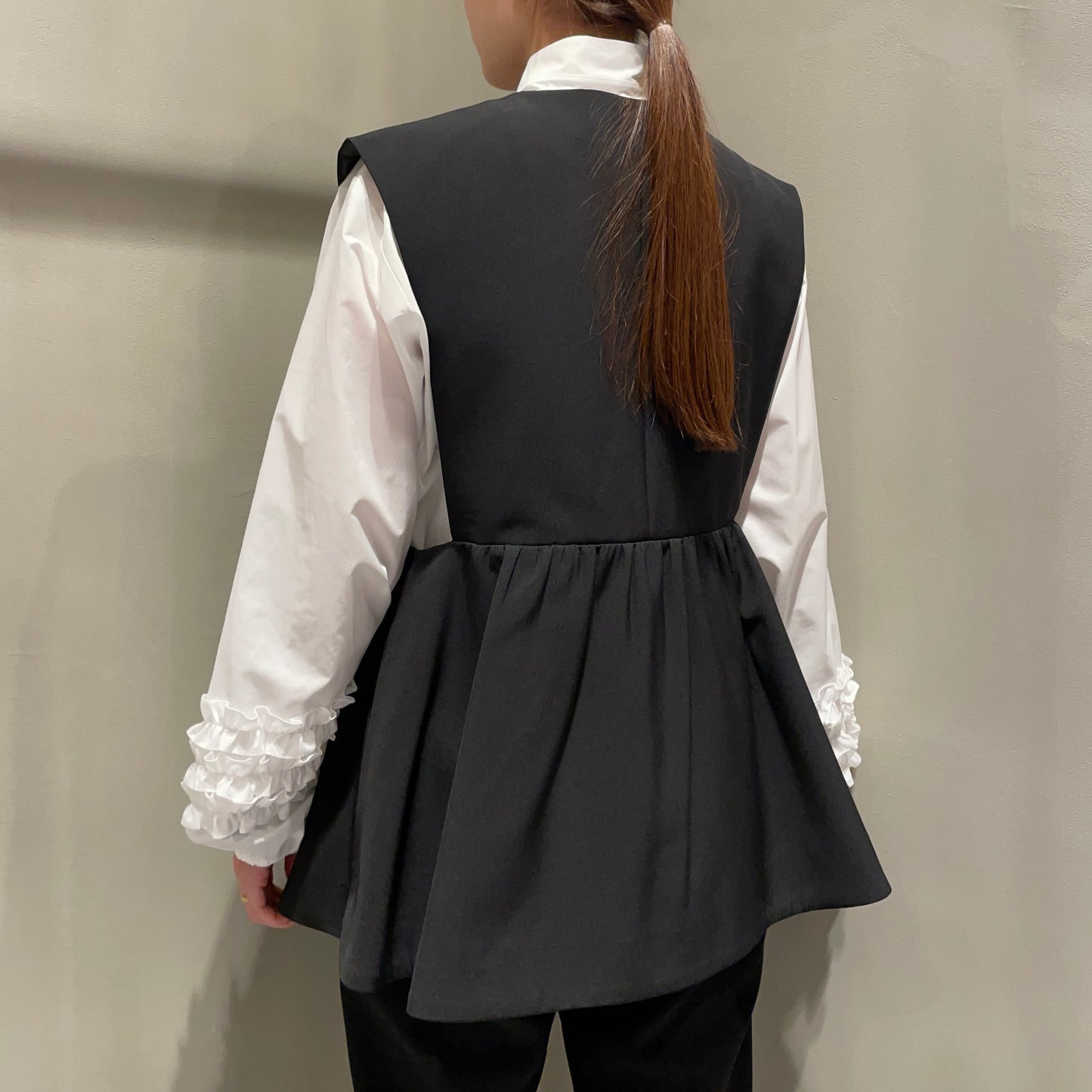 【CHIGNON】ペプラムベスト