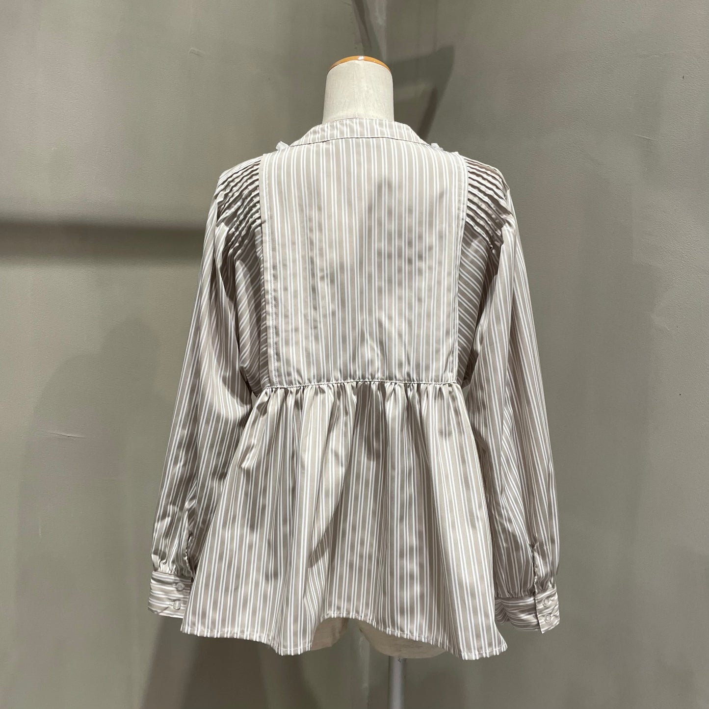【TORRAZZO DONNA】メッシュフリルブラウス