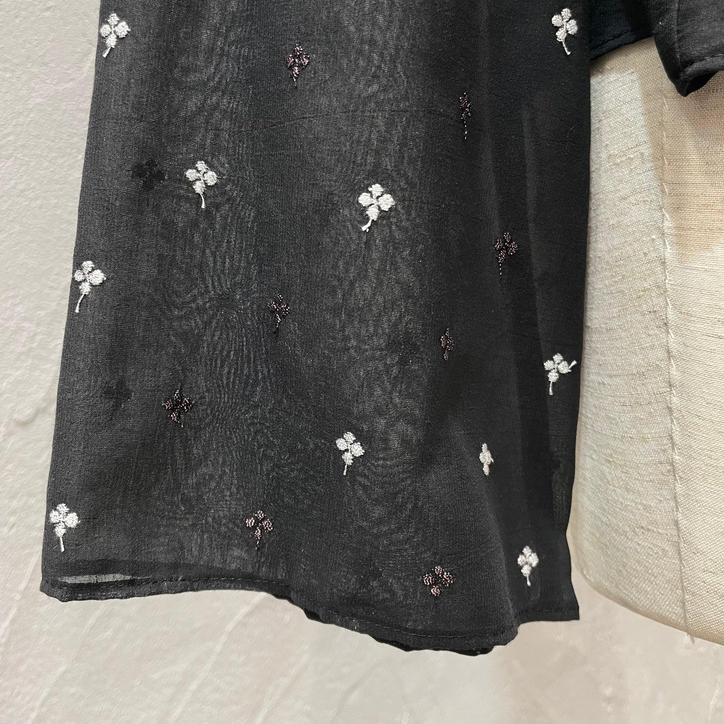 【De bon coer】ラメ刺繍ブラウス