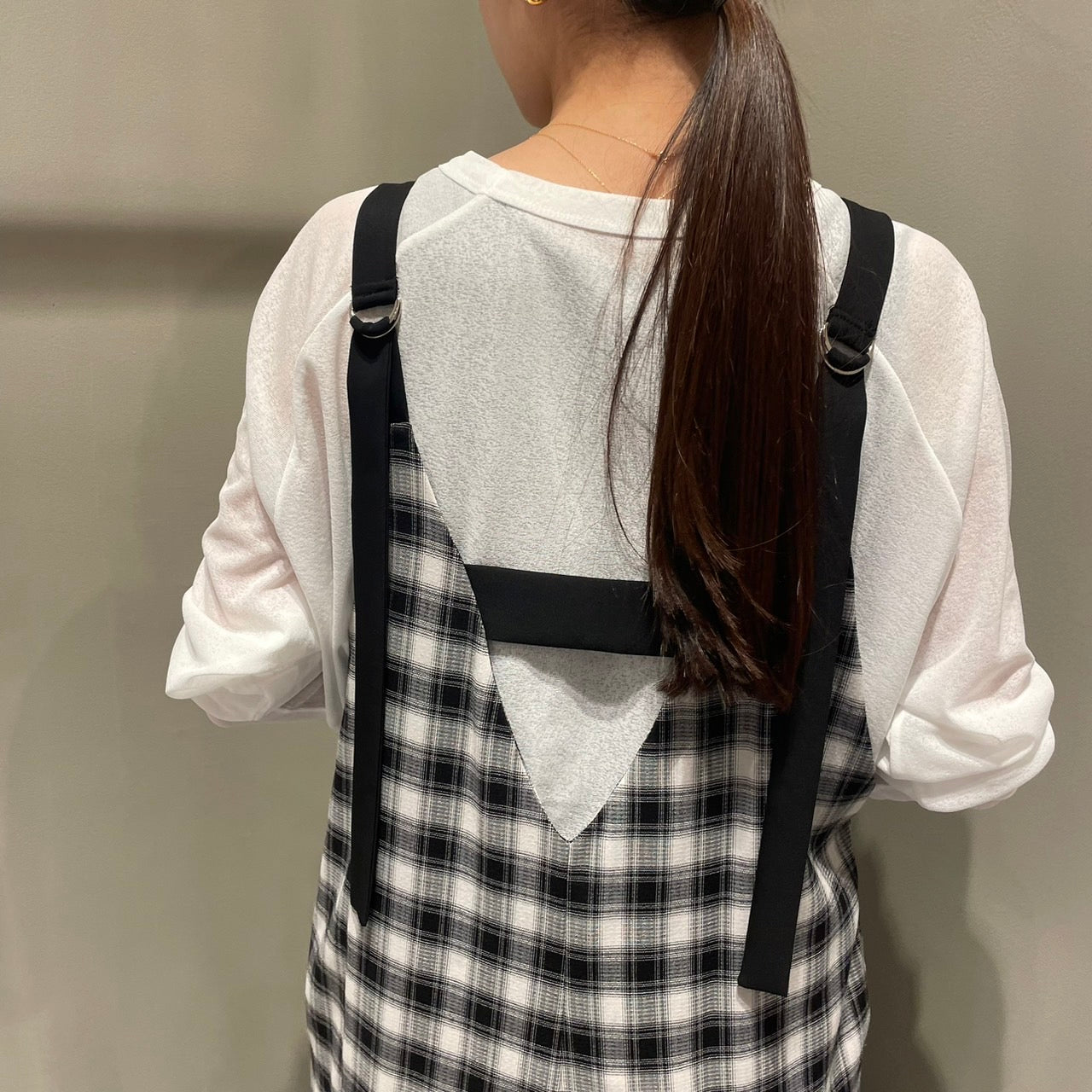 【CHIGNON】Vネックサロペット