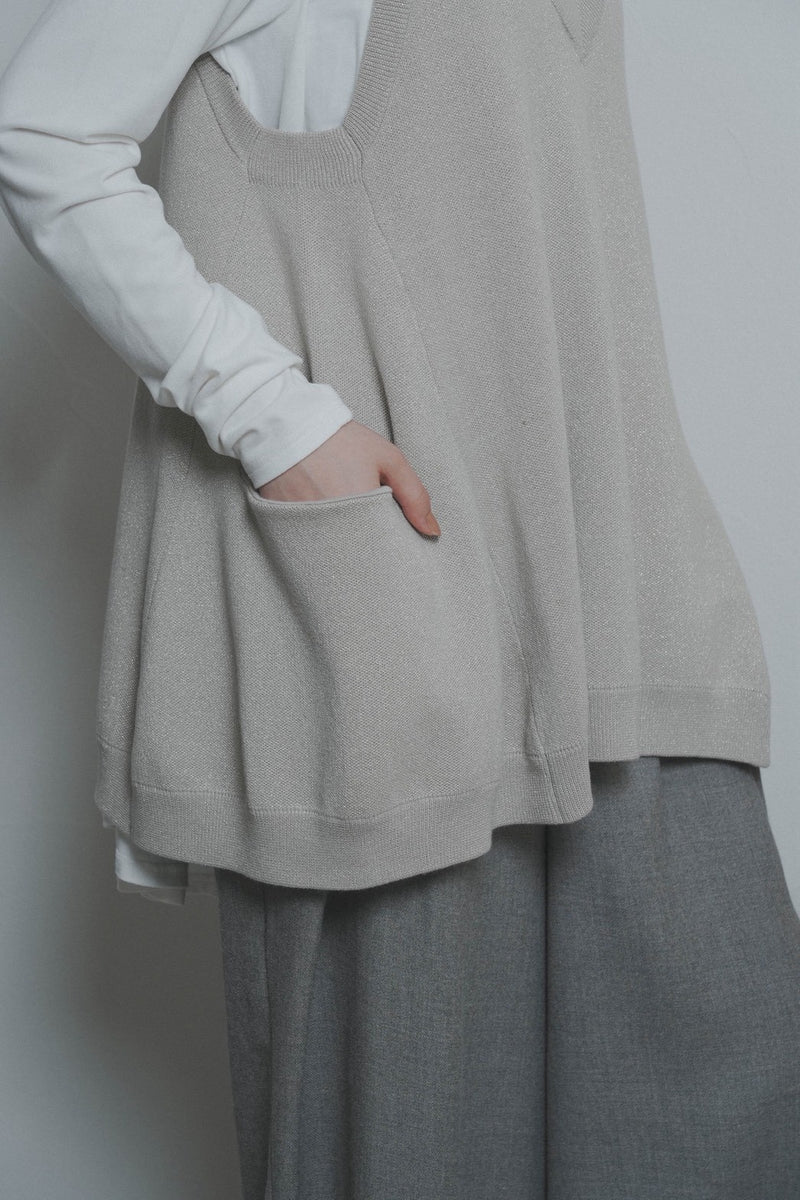 【予約商品】CYAN tokyo/フレアヘムラメニットベスト