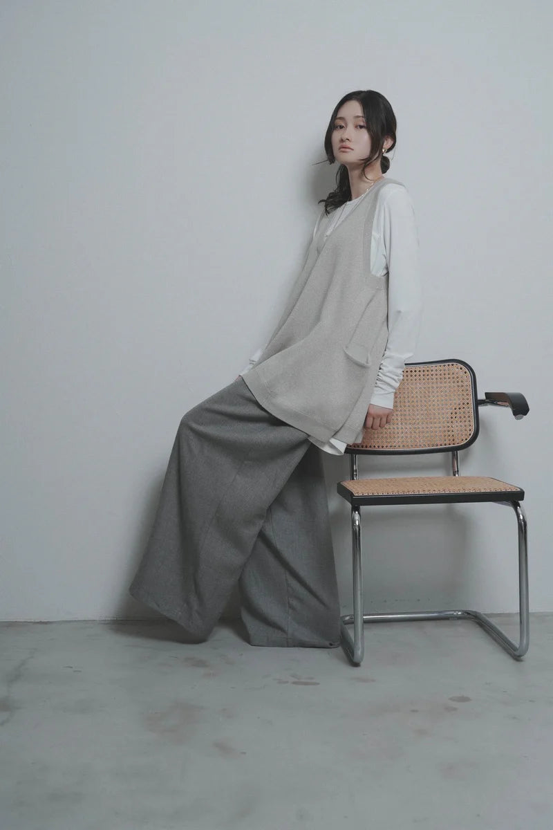 【予約商品】CYAN tokyo/フレアヘムラメニットベスト