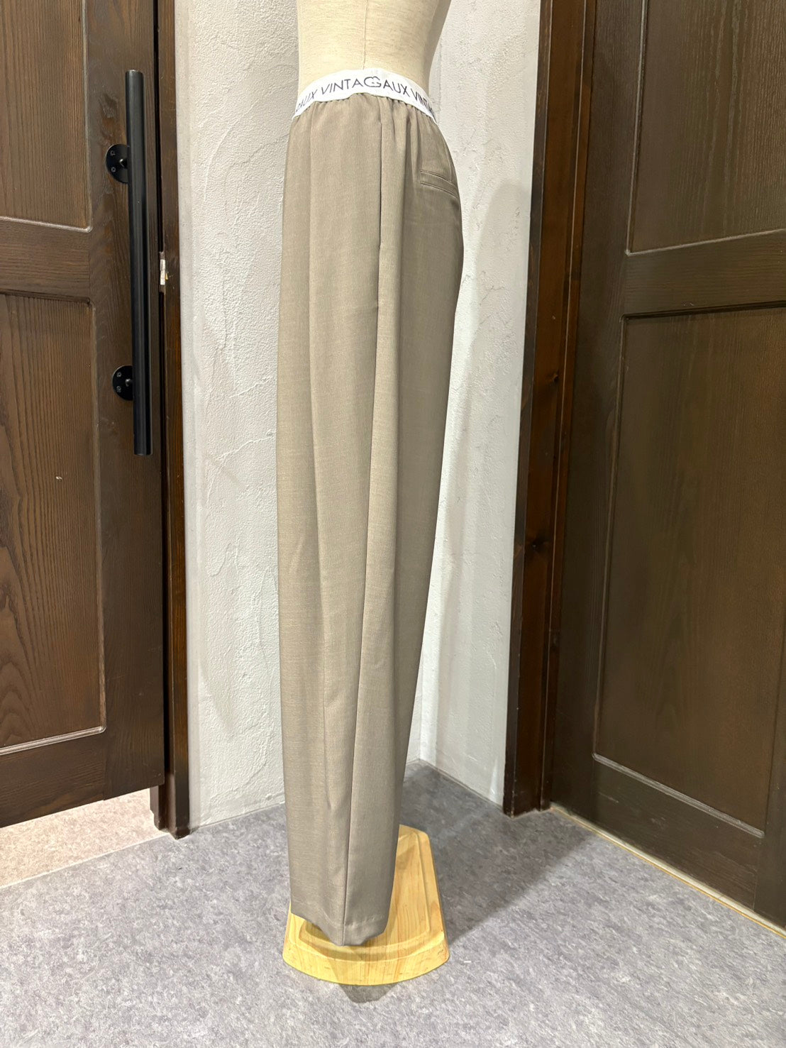 【MARGAUX VINTAGE】ロゴウエストタックパンツ
