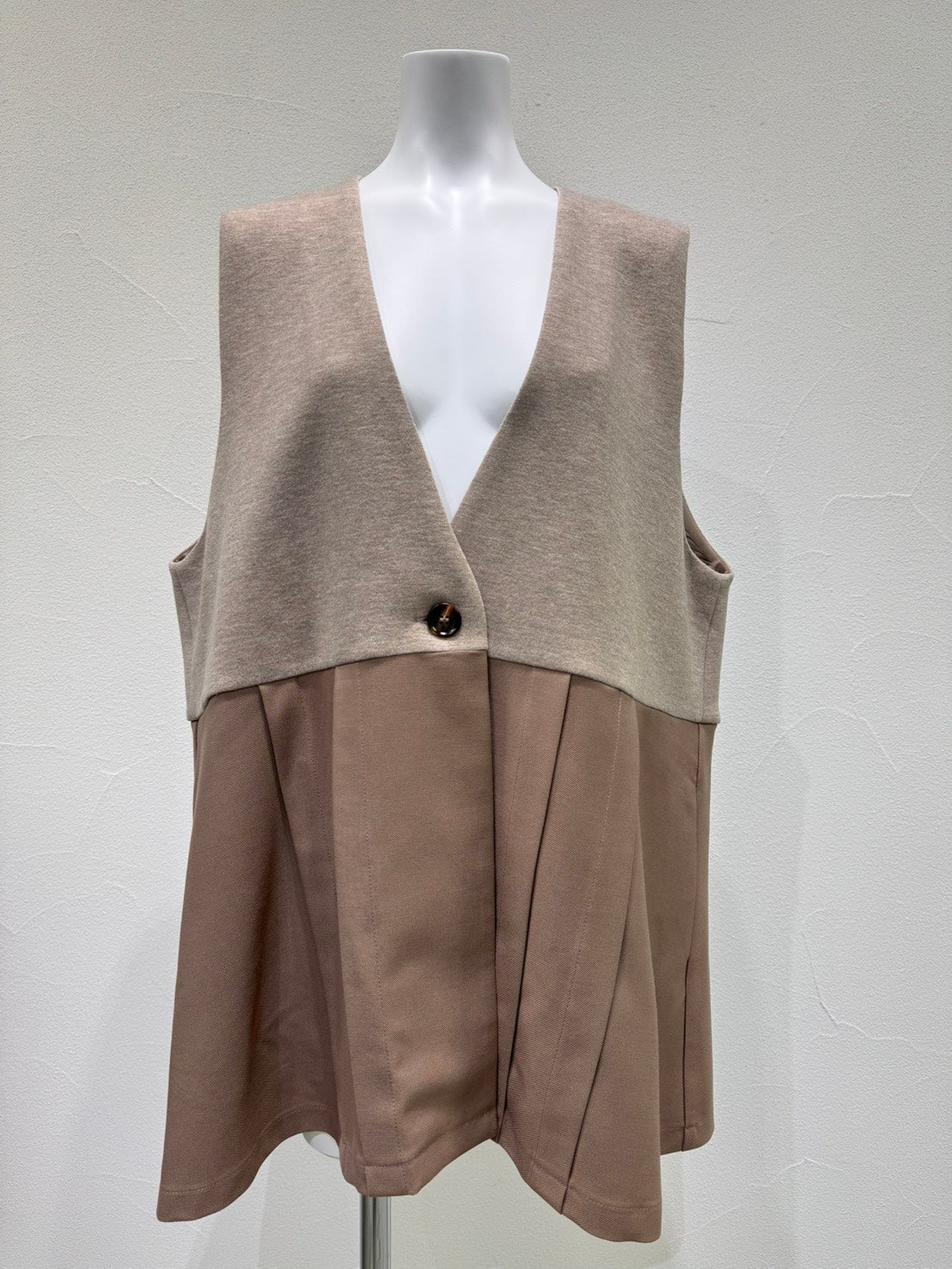 【予約商品】CYAN tokyo/フリースコンビエンドタックジレ
