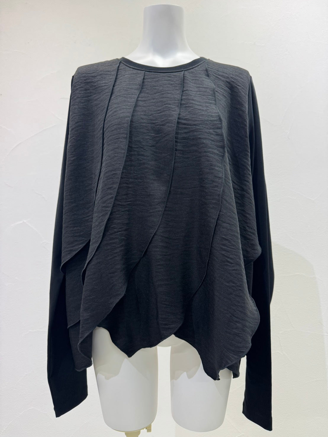 【予約商品】CYAN TOKYO ウェーブフリルTOPS