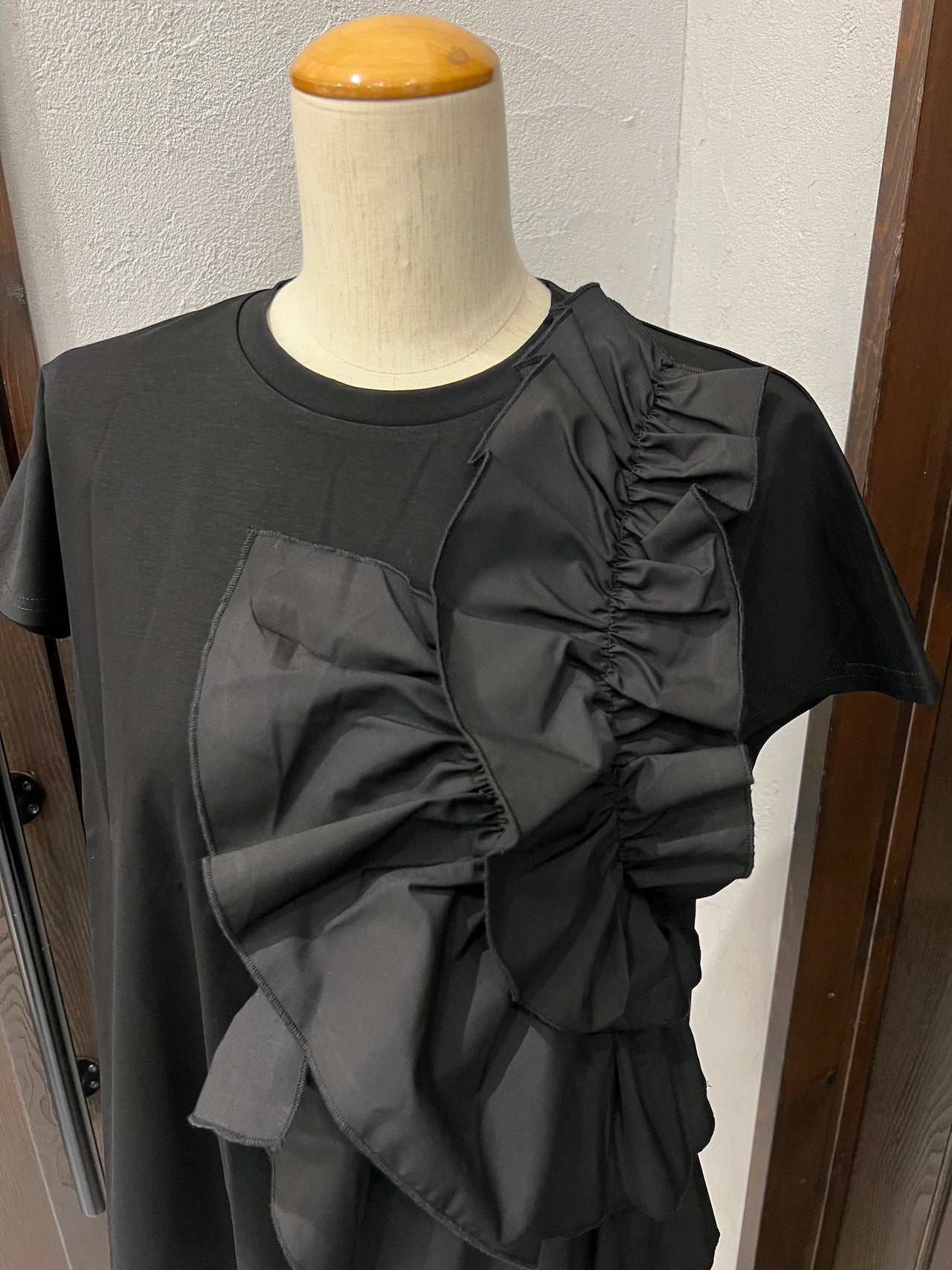【PICCIN PERLA】アシンメトリーフリルプルオーバー