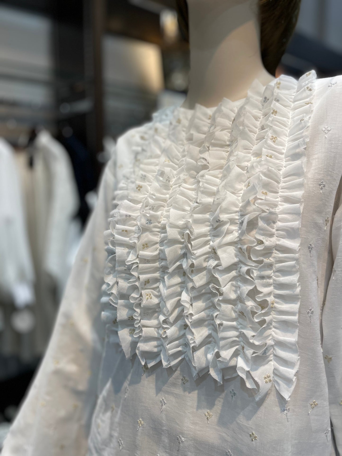 【De bon coer】ラメ刺繍ブラウス