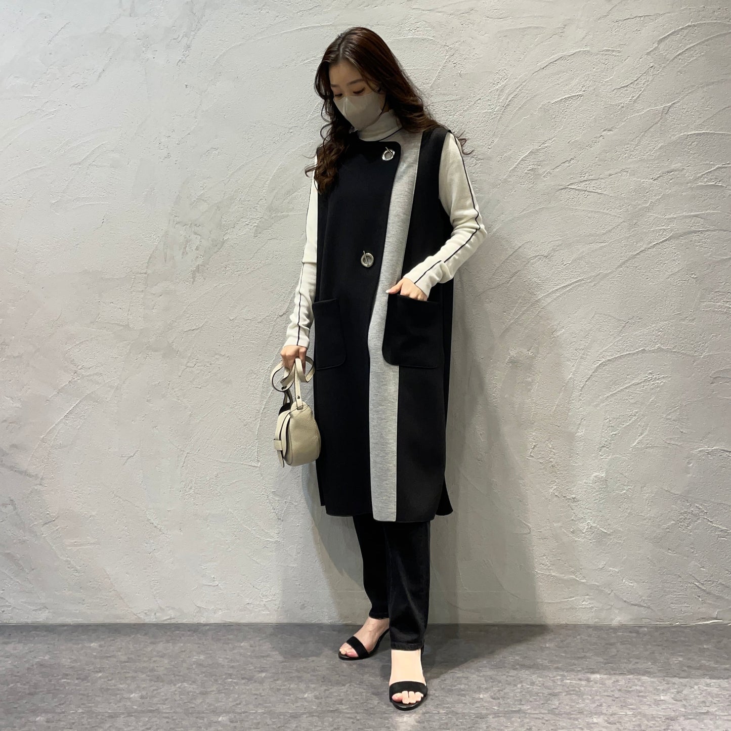 Eimee Law/バーボタンアイレットジレ