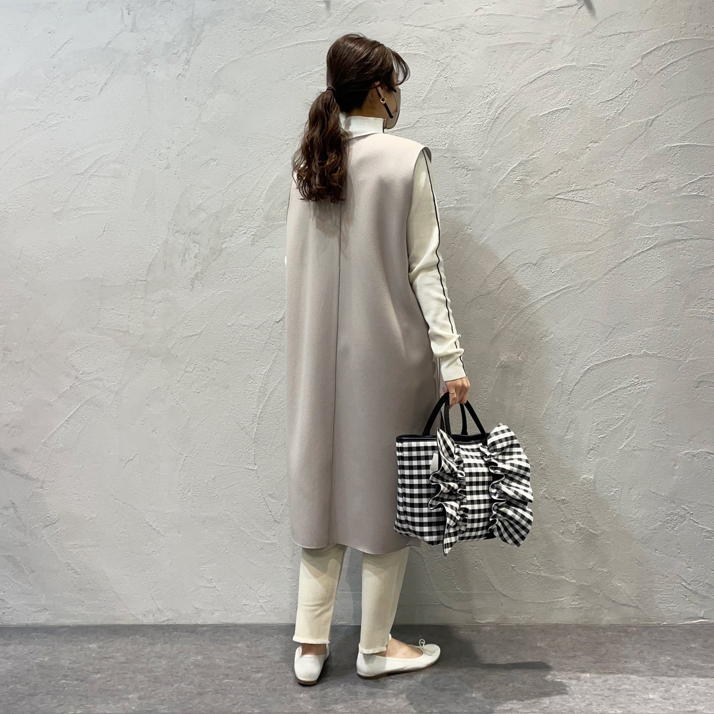 Eimee Law/バーボタンアイレットジレ