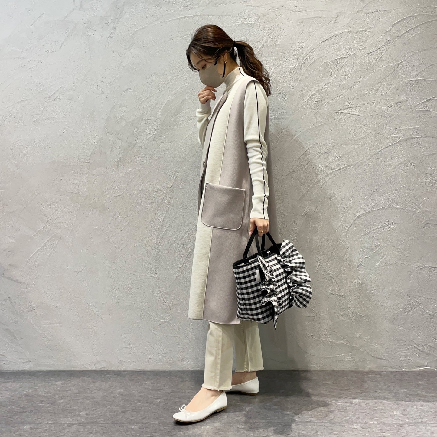 Eimee Law/バーボタンアイレットジレ